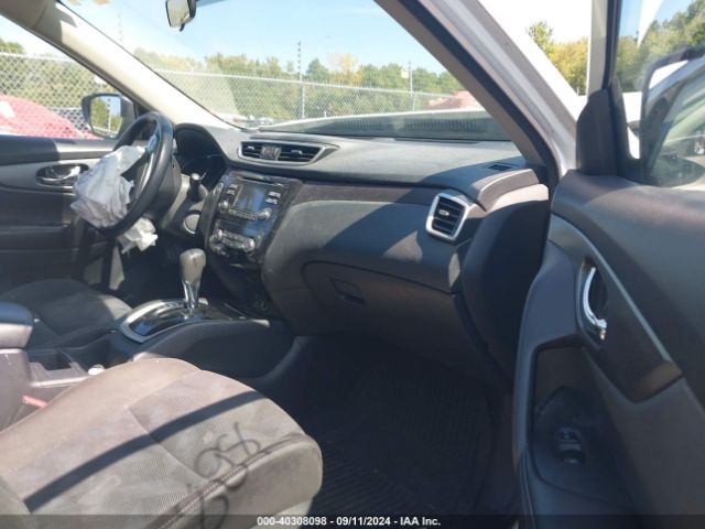 KNMAT2MVXFP574621 Nissan ROGUE SV