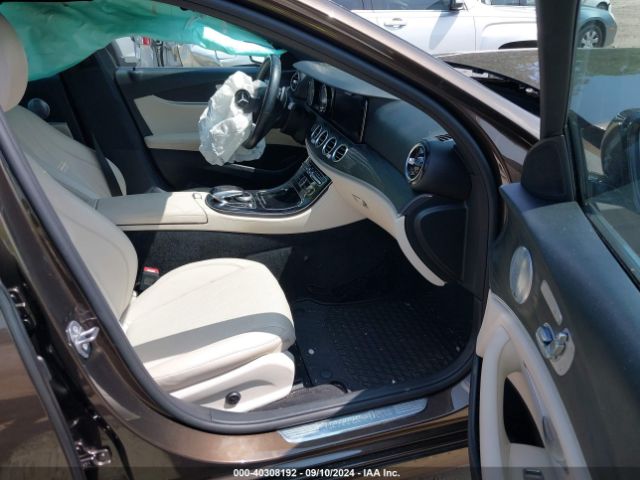 WDDZF4JB4HA065765 Mercedes-Benz E 300
