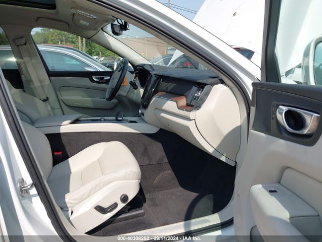 YV4L12RK4N1032653 Volvo Xc60 B5 Momentum