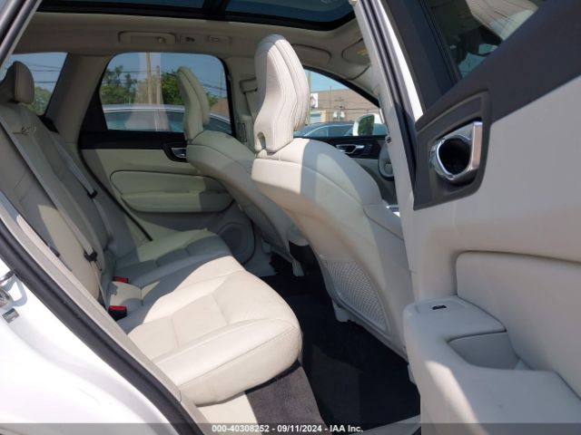 YV4L12RK4N1032653 Volvo Xc60 B5 Momentum