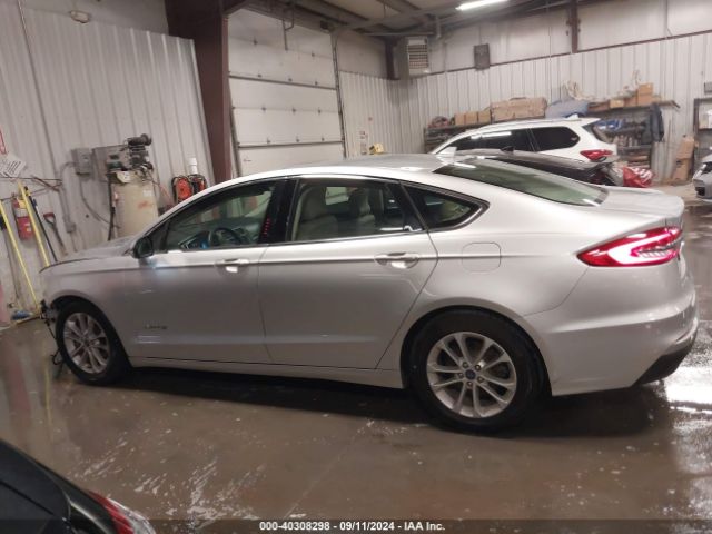 3FA6P0MUXKR273863 Ford Fusion Hybrid Sel