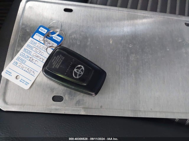 4T1B11HK3KU242323 Toyota CAMRY SE