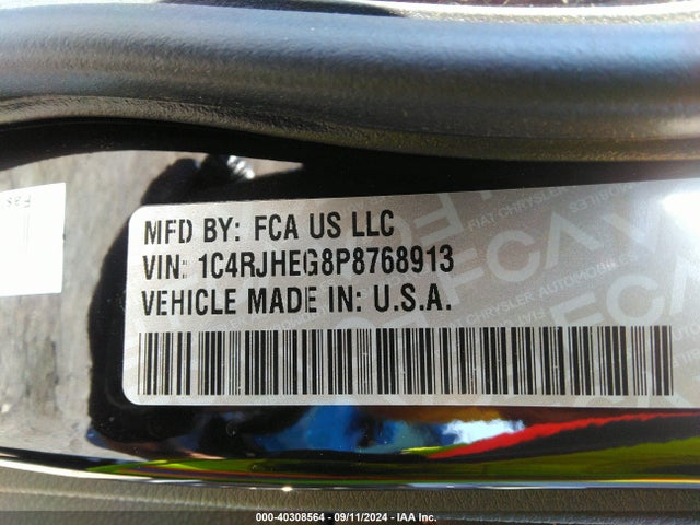 1C4RJHEG8P8768913 Jeep Grand Cherokee Summit 4x4