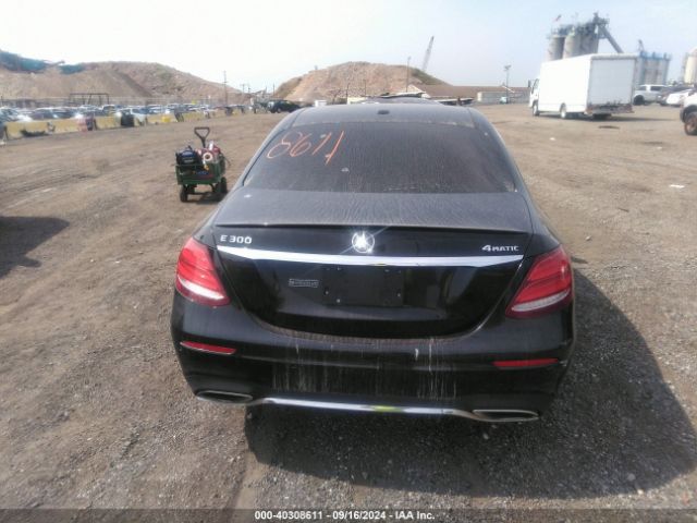 WDDZF4KB3HA029841 Mercedes-Benz E 300 4matic