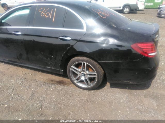 WDDZF4KB3HA029841 Mercedes-Benz E 300 4matic