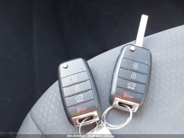 KNAGM4A74F5652795 KIA Optima Lx