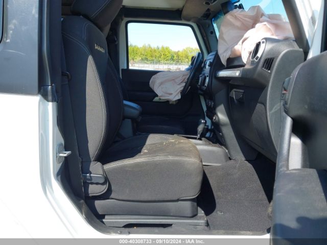 1C4AJWBG5GL128645 Jeep Wrangler Sahara