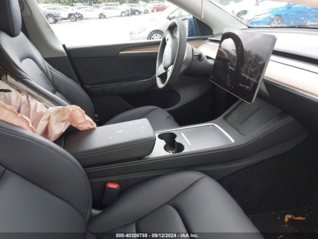 7SAYGDED6RF091083 Tesla Model Y
