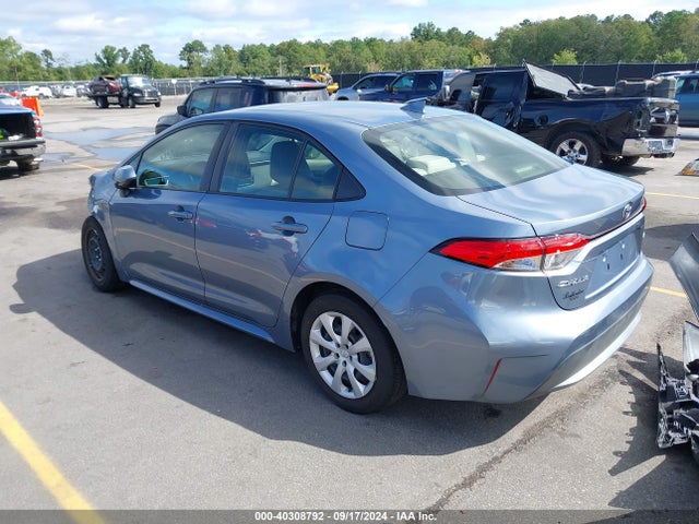 Toyota COROLLA LE 2022 JTDEPMAE5NJ200036 Image 3