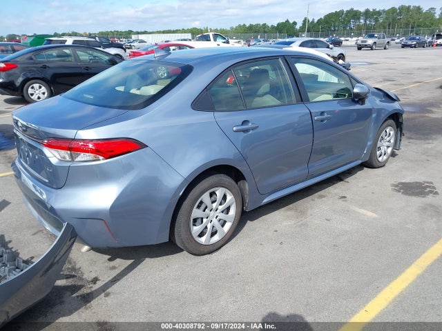 Toyota COROLLA LE 2022 JTDEPMAE5NJ200036 Image 4