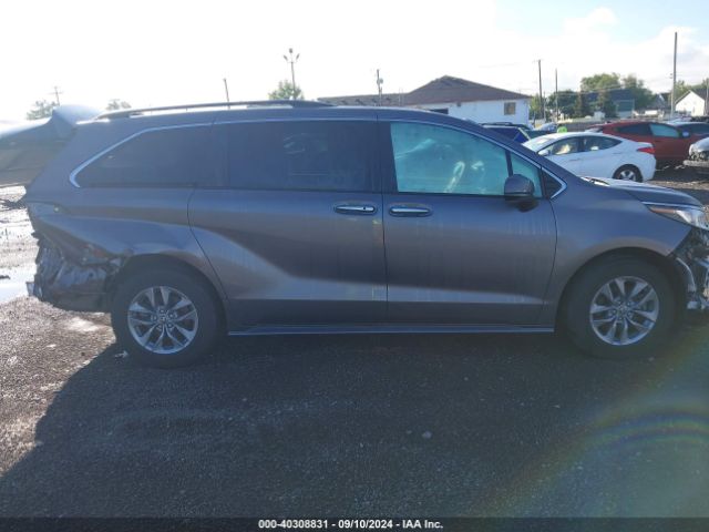 5TDJSKFC2NS058143 Toyota SIENNA XLE