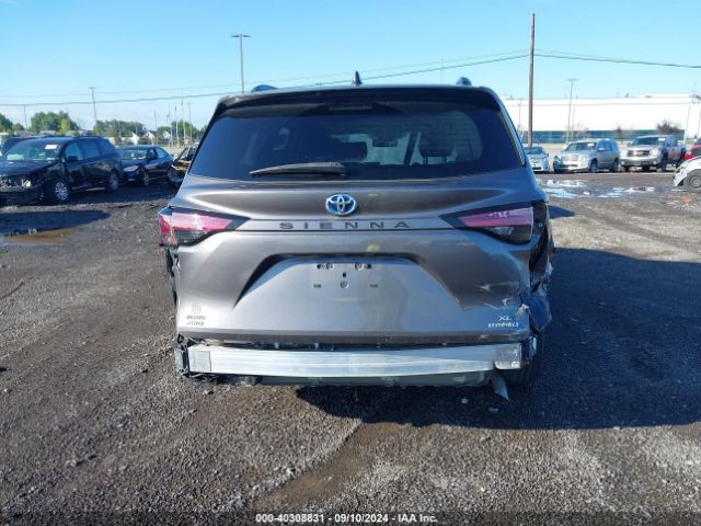 5TDJSKFC2NS058143 Toyota SIENNA XLE