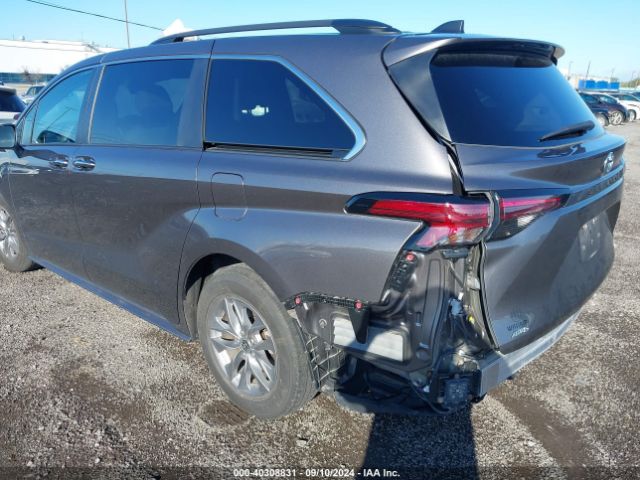 5TDJSKFC2NS058143 Toyota SIENNA XLE
