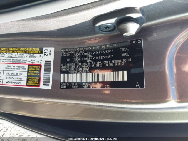 5TDJSKFC2NS058143 Toyota SIENNA XLE