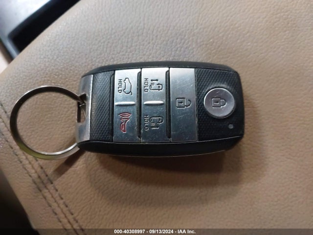 KIA SEDONA LX 2017 KNDMB5C10H6313961 Image 11