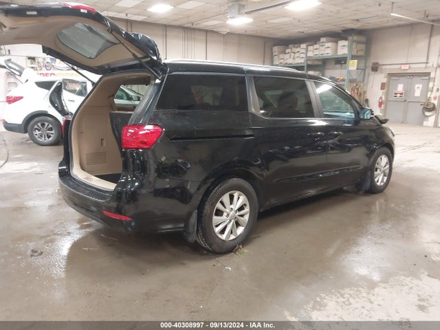 KIA SEDONA LX 2017 KNDMB5C10H6313961 Image 4