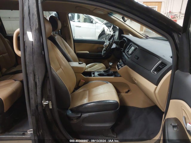 KIA SEDONA LX 2017 KNDMB5C10H6313961 Image 5