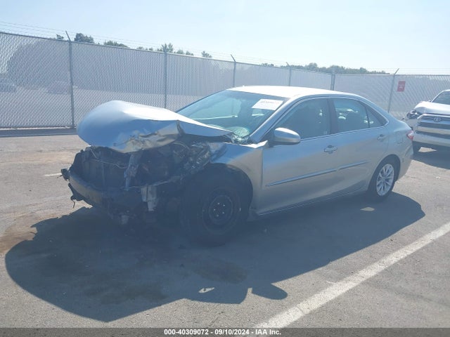 Toyota CAMRY LE 2016 4T4BF1FK2GR562833 Image 2