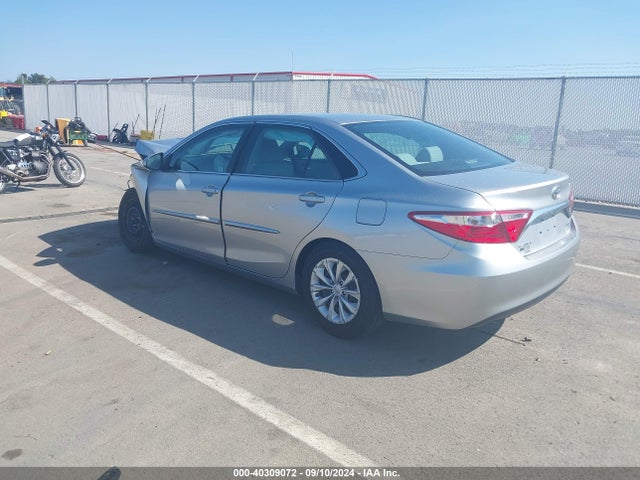 Toyota CAMRY LE 2016 4T4BF1FK2GR562833 Image 3
