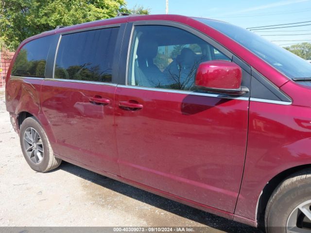2C4RDGCGXJR329812 Dodge Grand Caravan Sxt