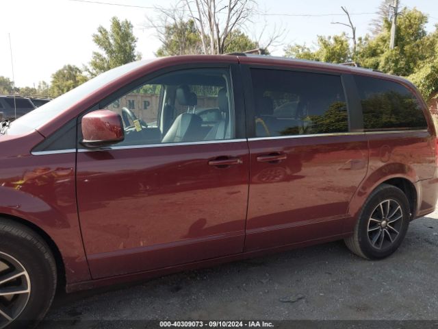 2C4RDGCGXJR329812 Dodge Grand Caravan Sxt