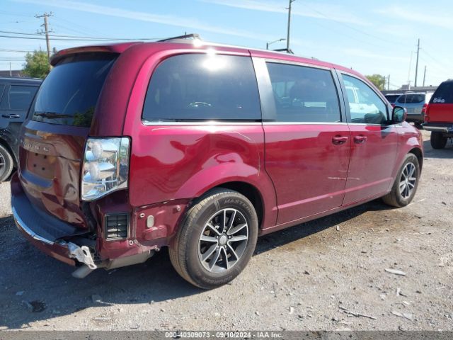 2C4RDGCGXJR329812 Dodge Grand Caravan Sxt