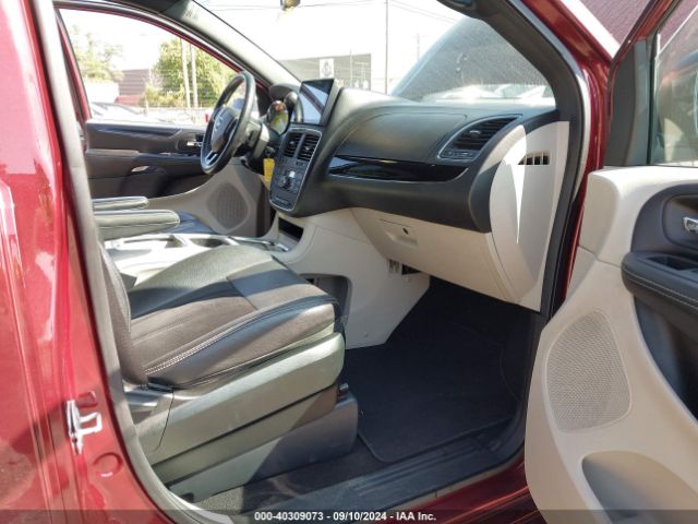 2C4RDGCGXJR329812 Dodge Grand Caravan Sxt