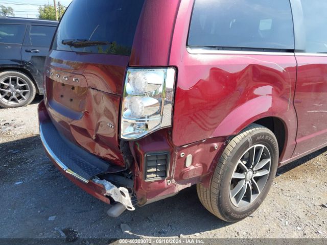 2C4RDGCGXJR329812 Dodge Grand Caravan Sxt