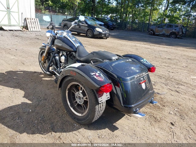 2015 HARLEY-DAVIDSON FLRT 1HD1MCM18FB852492 Photo 2