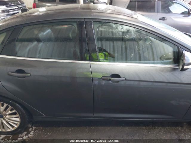 1FADP3J2XJL294253 Ford Focus Titanium
