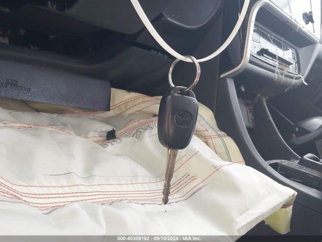 2T1BURHEXJC985965 Toyota COROLLA LE
