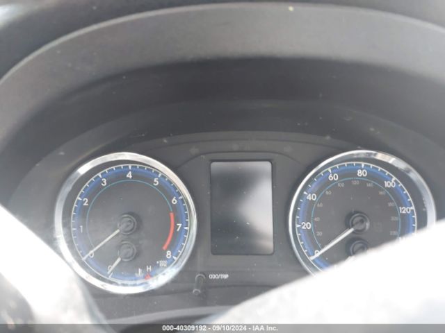2T1BURHEXJC985965 Toyota COROLLA LE