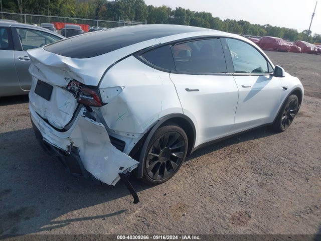 2023 TESLA MODEL Y 7SAYGAEEXPF831514 Photo 3