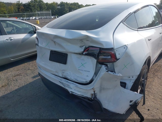 2023 TESLA MODEL Y 7SAYGAEEXPF831514 Photo 5