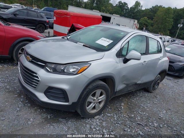 Chevrolet TRAX LS 2017 KL7CJNSB6HB177199 Image 2