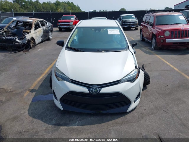 Toyota COROLLA LE 2018 5YFBURHE0JP789582 Image 12