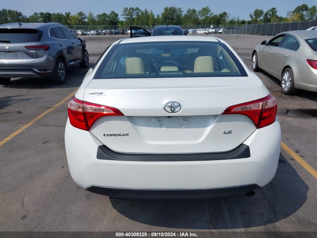 Toyota COROLLA LE 2018 5YFBURHE0JP789582 Image 16