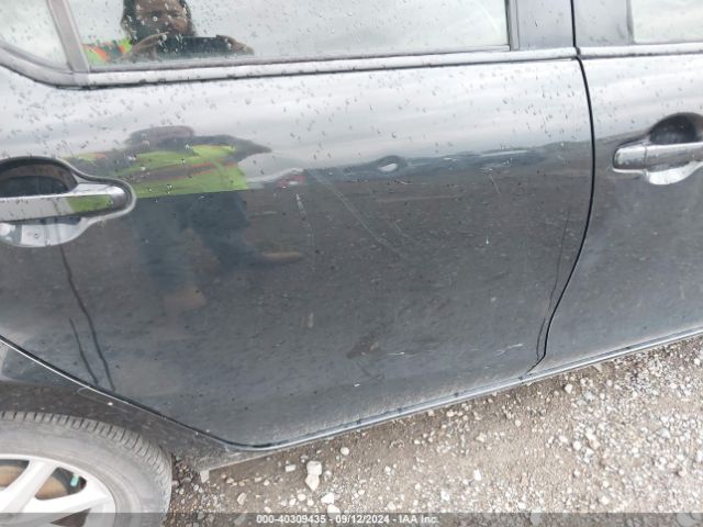 JTDKDTB31F1106322 Toyota Prius C Four