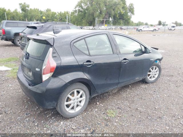 JTDKDTB31F1106322 Toyota Prius C Four