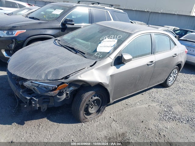 Toyota COROLLA LE 2017 2T1BURHE0HC941306 Image 2