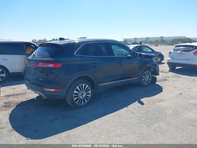 Продажа на аукционе авто 2017 Lincoln Mkc Reserve, vin: 5LMCJ3C95HUL24239, номер лота: 40309666