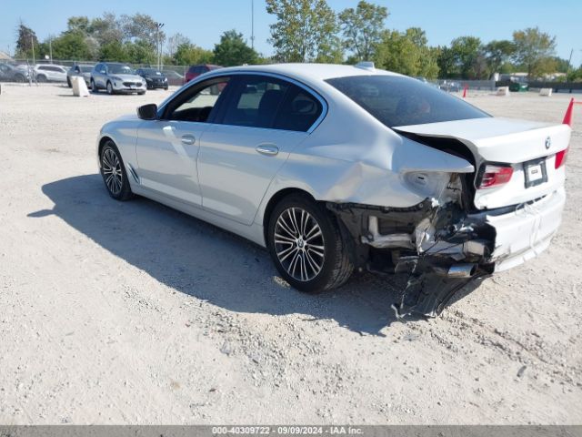 WBAJA7C33HG905588 BMW 530i Xdrive