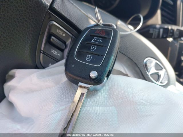 5NMZTDLB6HH017433 Hyundai Santa Fe Sport 2.4l