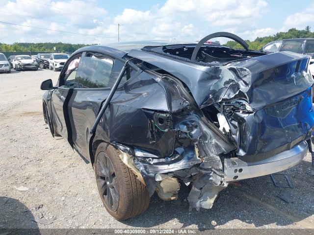 2024 TESLA MODEL Y 7SAYGDEE5RF153694 Photo 2
