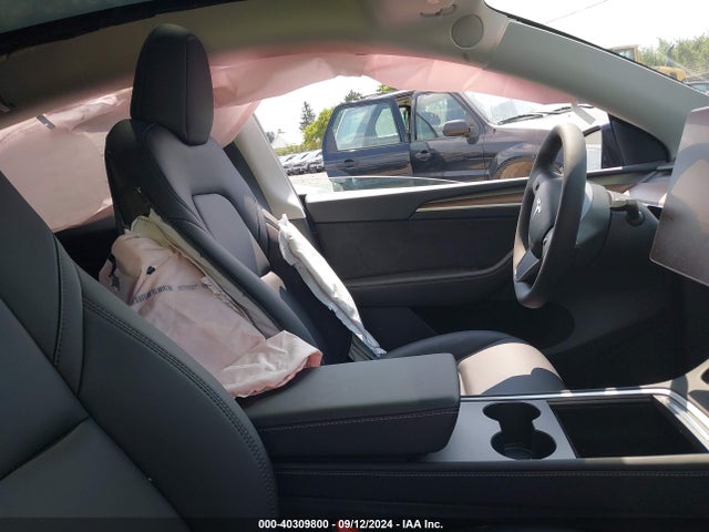 2024 TESLA MODEL Y 7SAYGDEE5RF153694 Photo 4