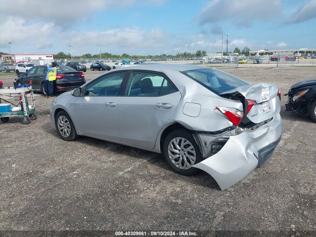 Toyota COROLLA LE 2017 2T1BURHE2HC820955 Image 3