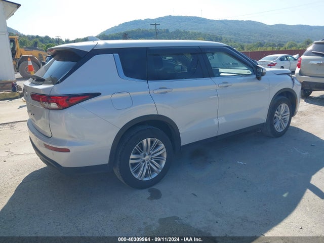 2024 MITSUBISHI OUTLANDER JA4J4UA84RZ007427 Photo 3
