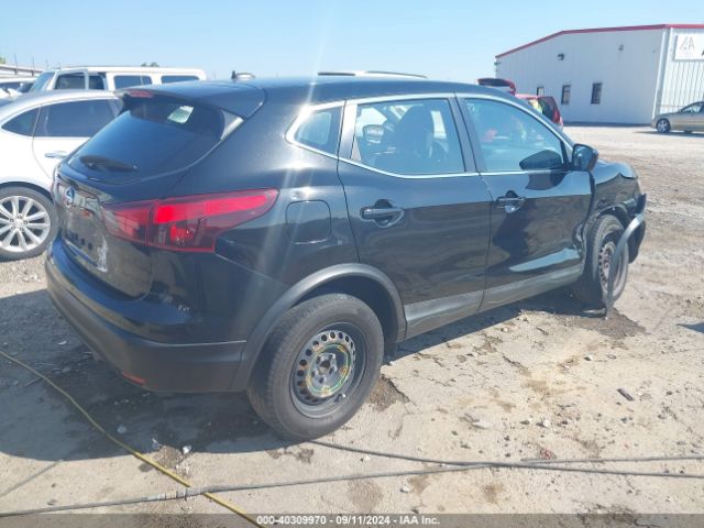 JN1BJ1CPXJW155578 Nissan Rogue Sport S