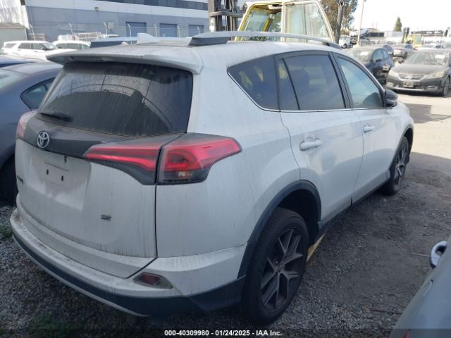 2T3NFREVXGW262529 Toyota RAV4 SE