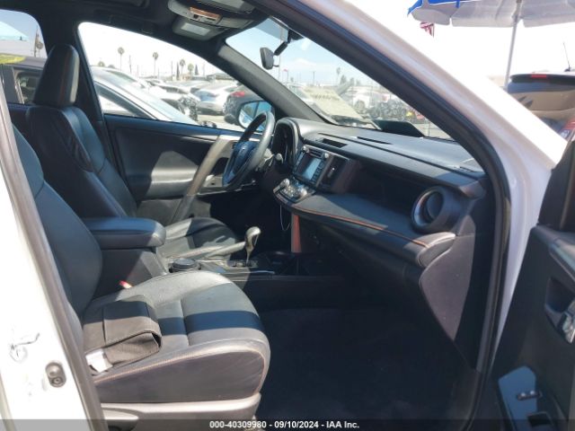 2T3NFREVXGW262529 Toyota RAV4 SE